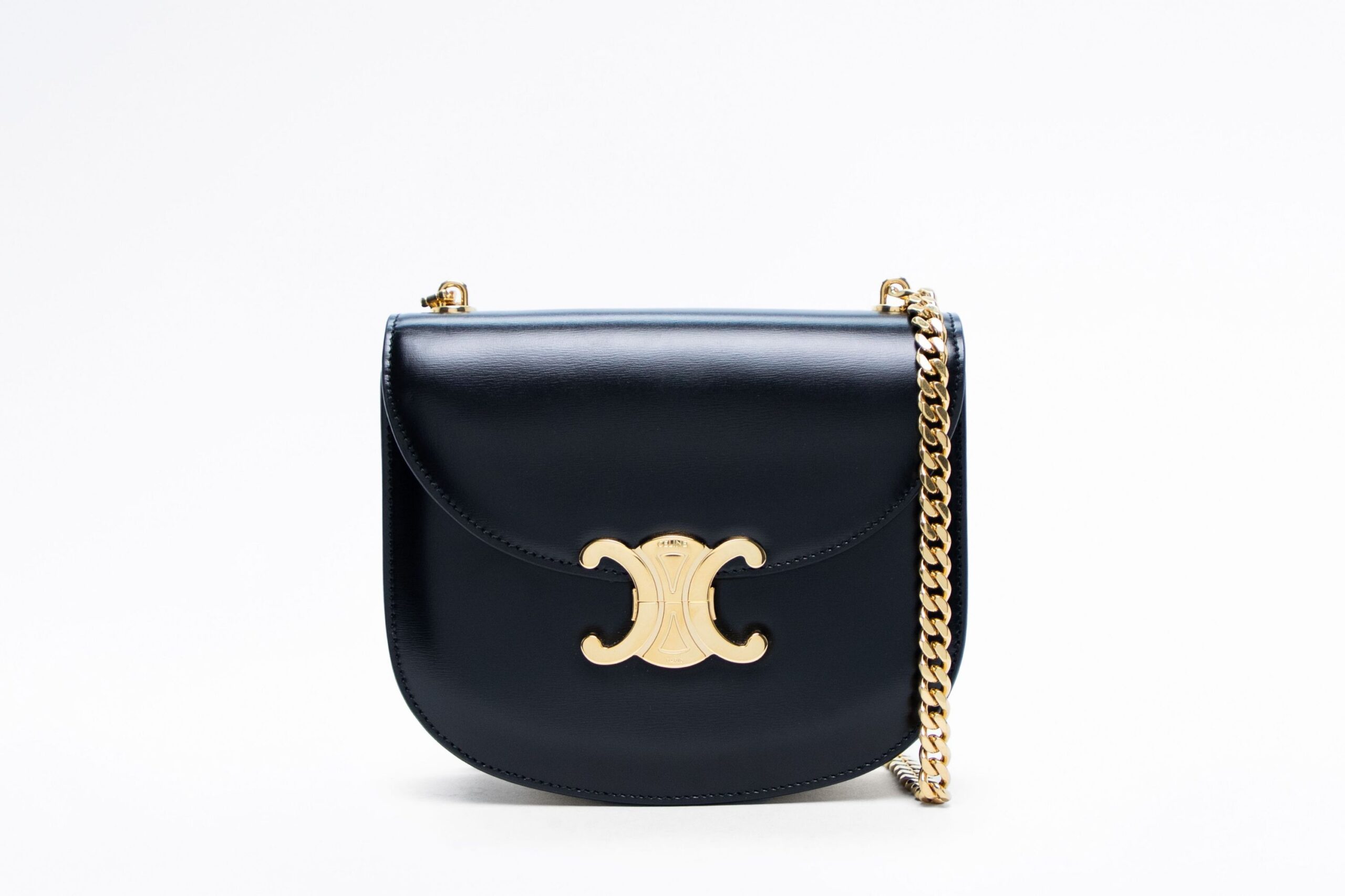 Borrow a Bag with Vivrelle | Style Your Stay
