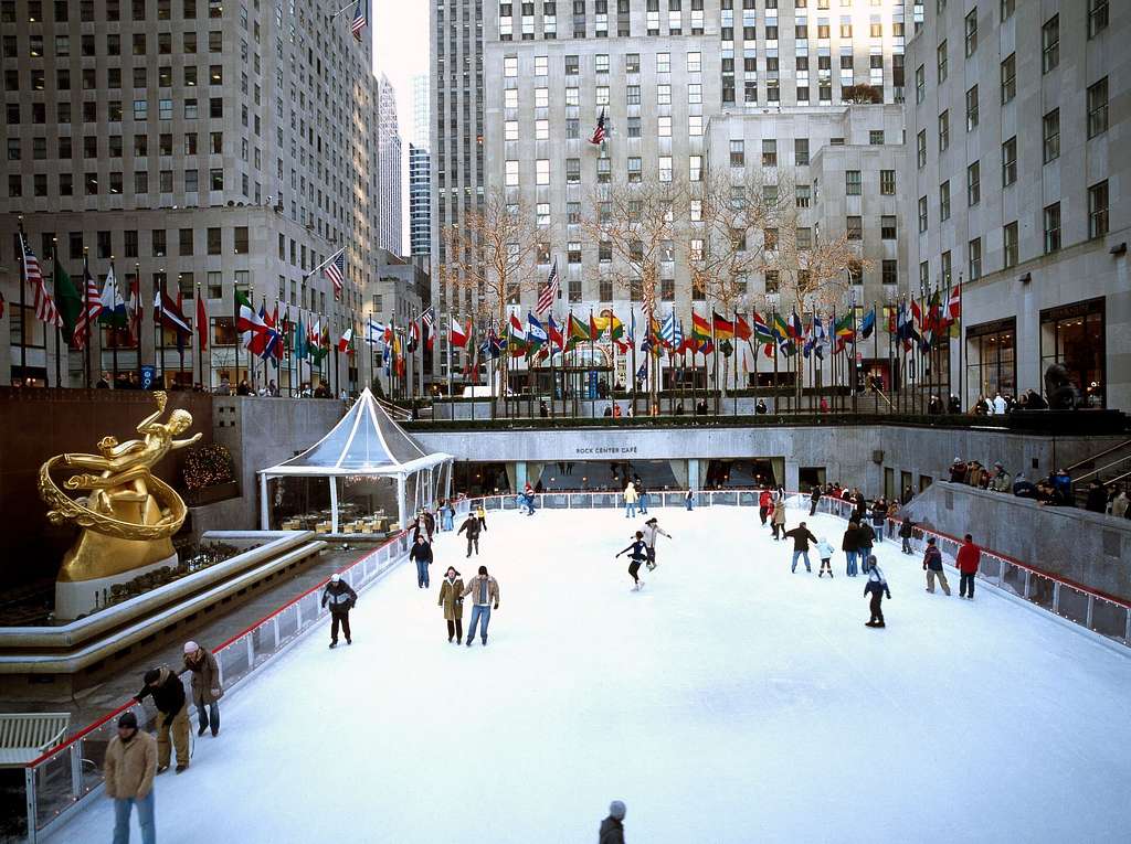 ice skating at rockefeller center